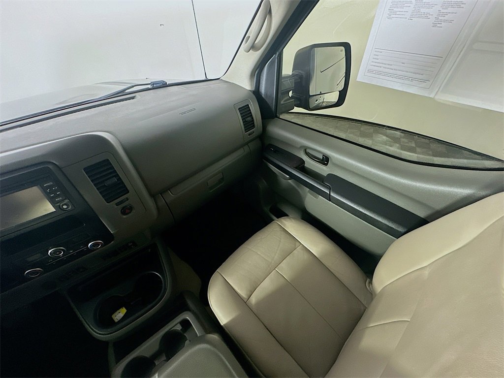 Used 2016 Nissan NV 3500 SL image 11