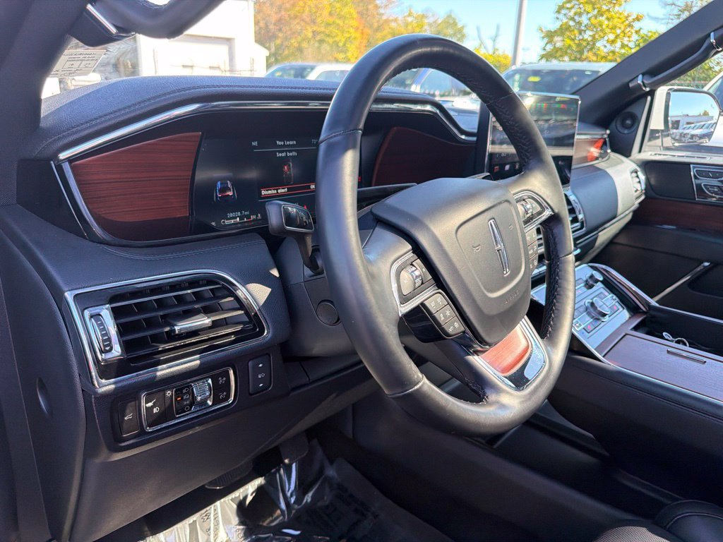 Certified 2023 Lincoln Navigator Reserve AWD/4WD image 23