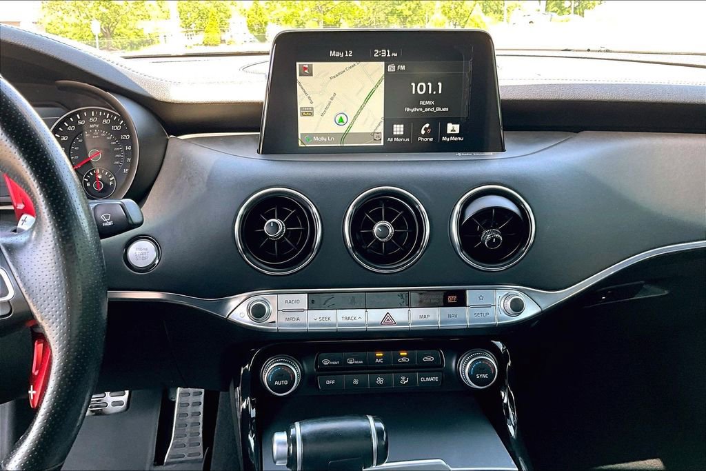 Used 2018 Kia Stinger GT1 AWD/4WD image 31