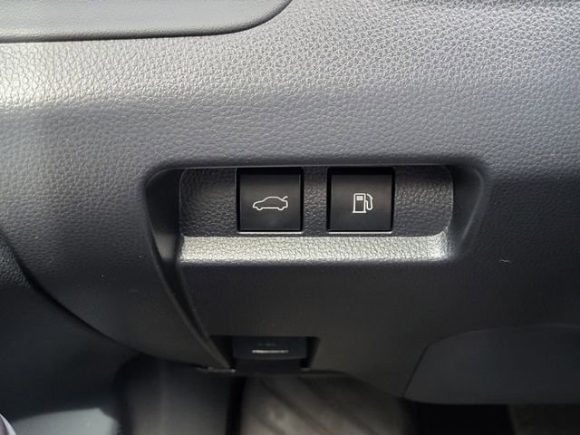 Used 2023 Toyota Crown Limited AWD/4WD image 21