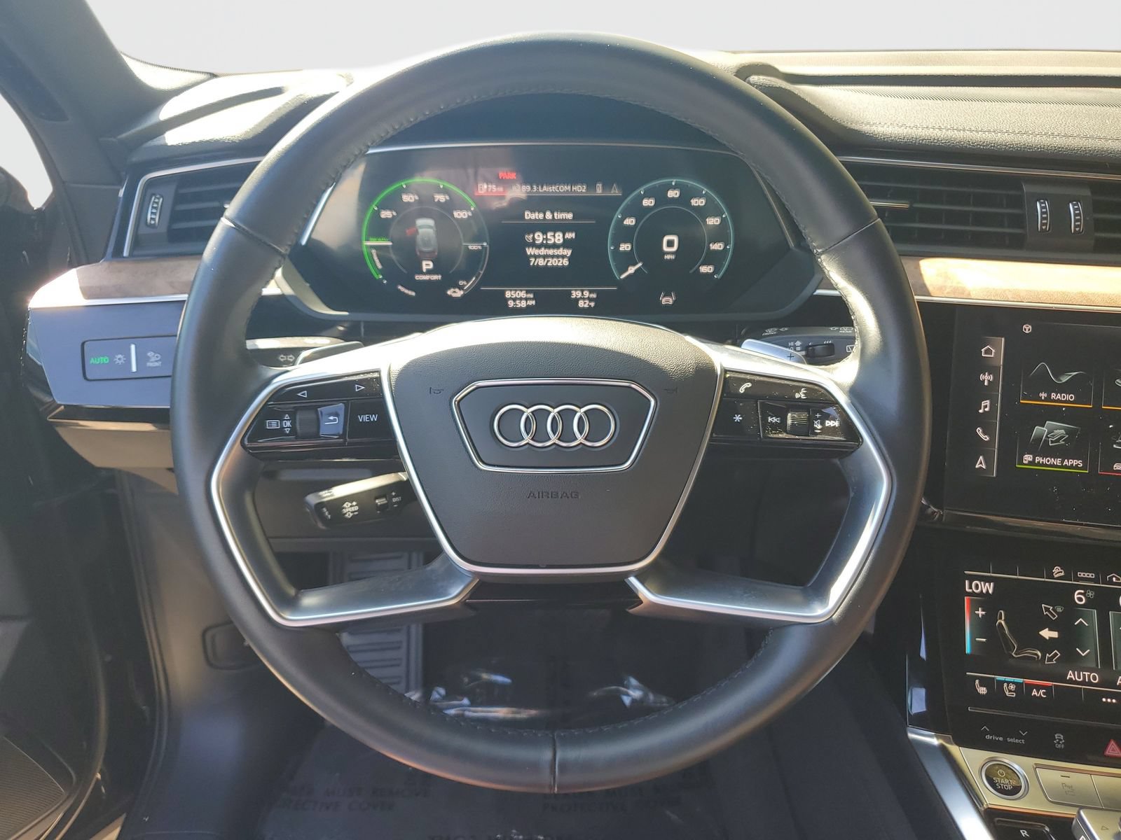 Used 2022 Audi e-tron Premium Plus w/ Premium Plus Package AWD/4WD image 28