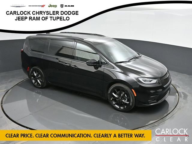 New 2026 Chrysler Pacifica Limited w/ Uconnect Theater Family Group image 40