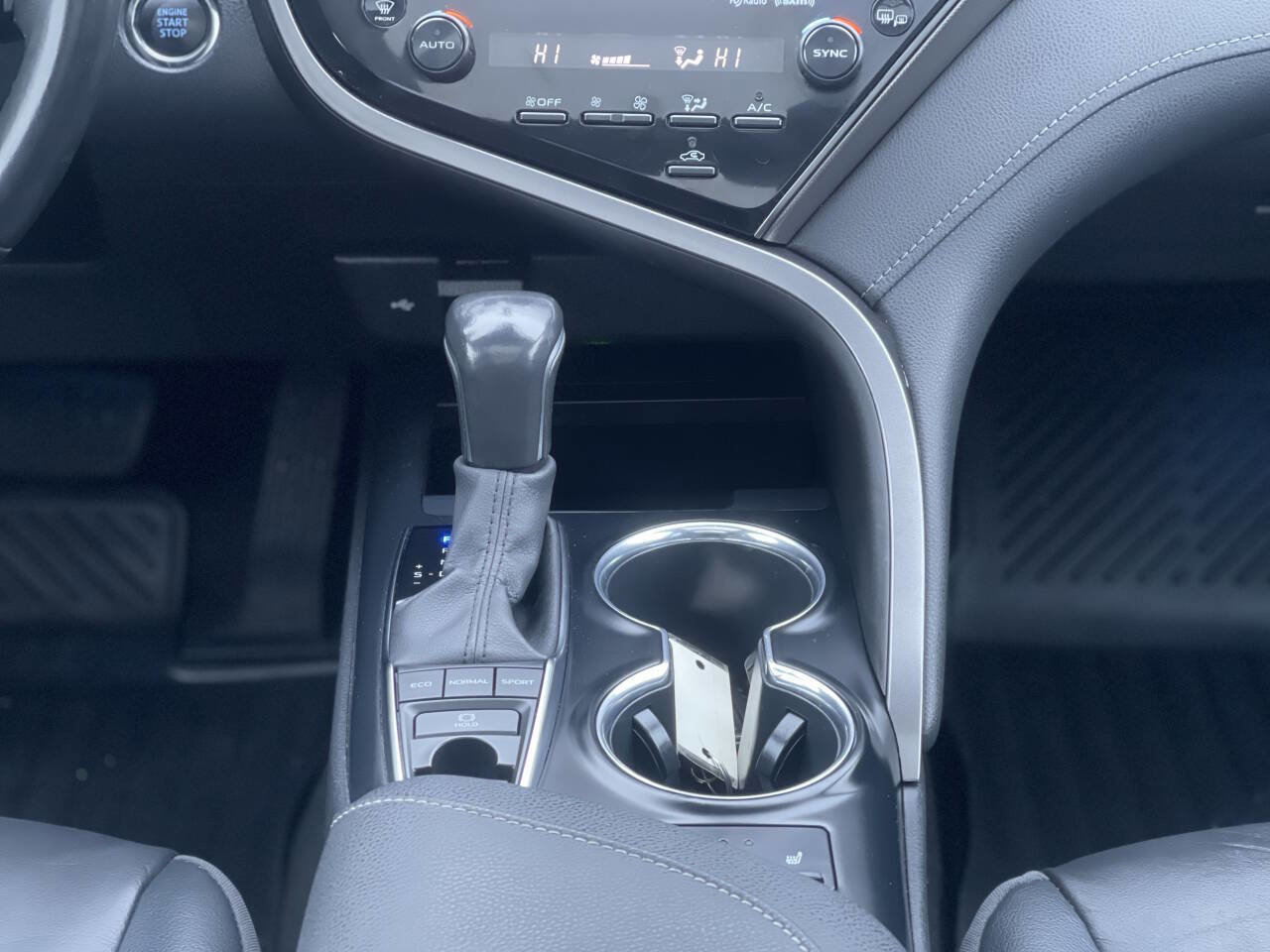 Used 2020 Toyota Camry XSE image 23