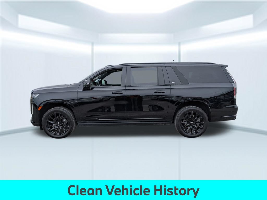 Used 2024 Cadillac Escalade ESV Sport Platinum w/ LPO, ONYX Package AWD/4WD image 2