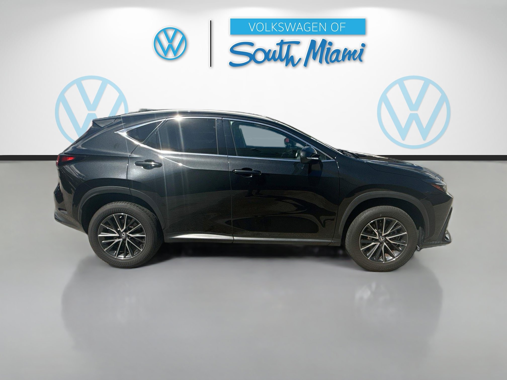Used 2024 Lexus NX 250 FWD w/ Cold Area Package image 8