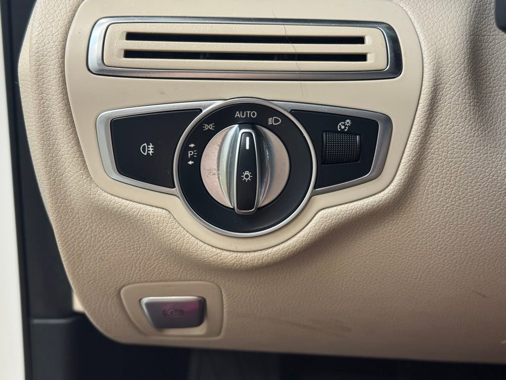 Used 2017 Mercedes-Benz C 300 4MATIC Sedan image 30