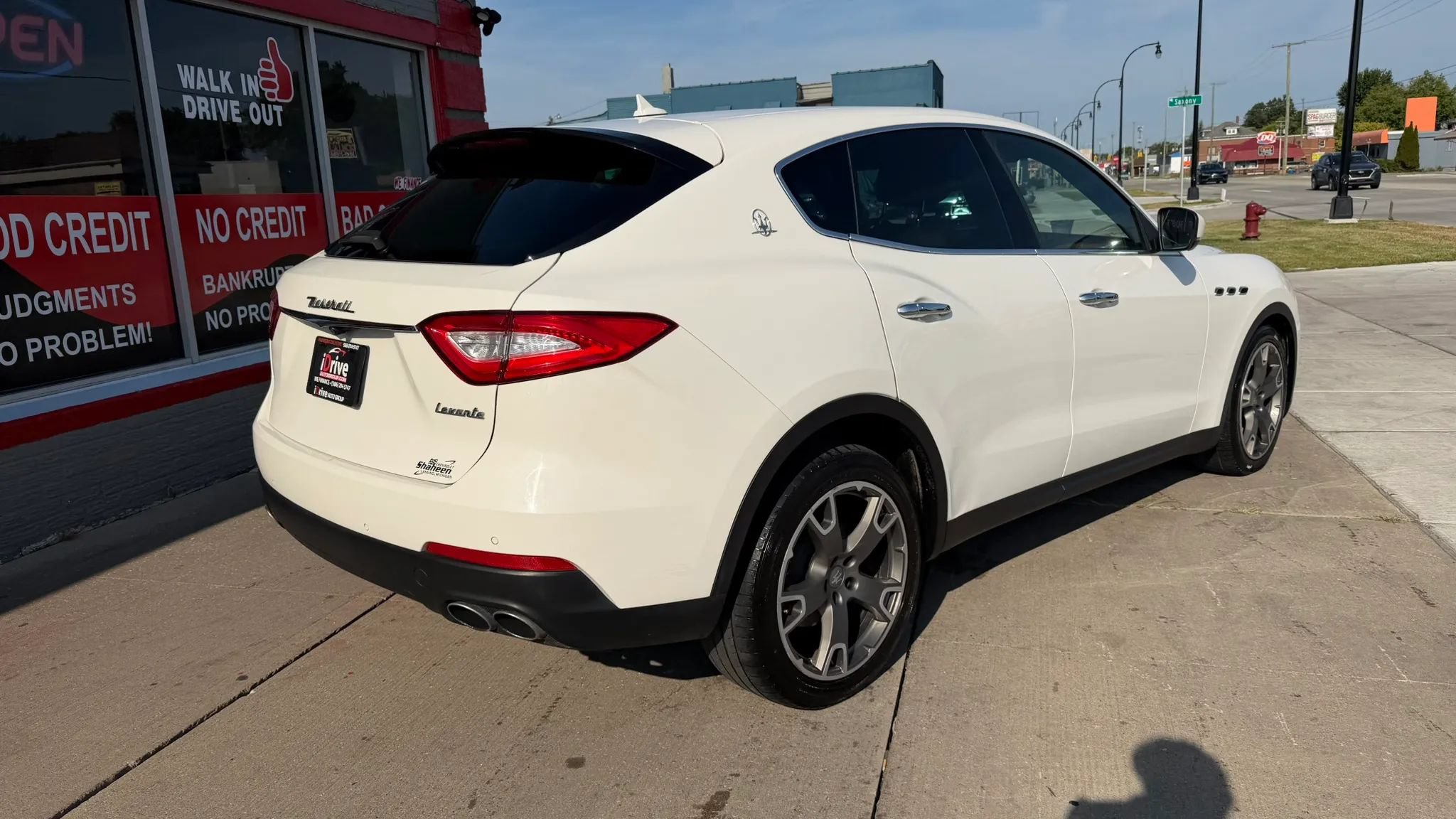 Used 2017 Maserati Levante AWD/4WD image 10