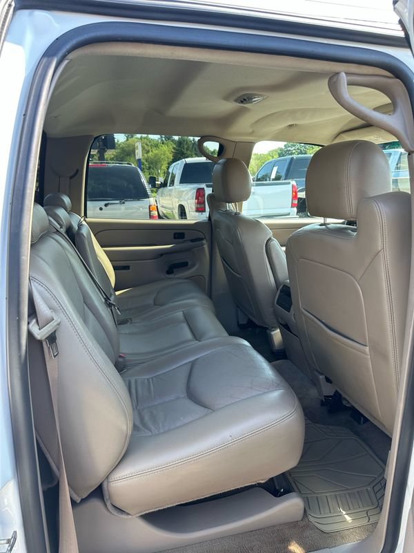 Used 2006 Chevrolet Silverado 3500 LT w/ Heavy-Duty Power Package AWD/4WD image 11
