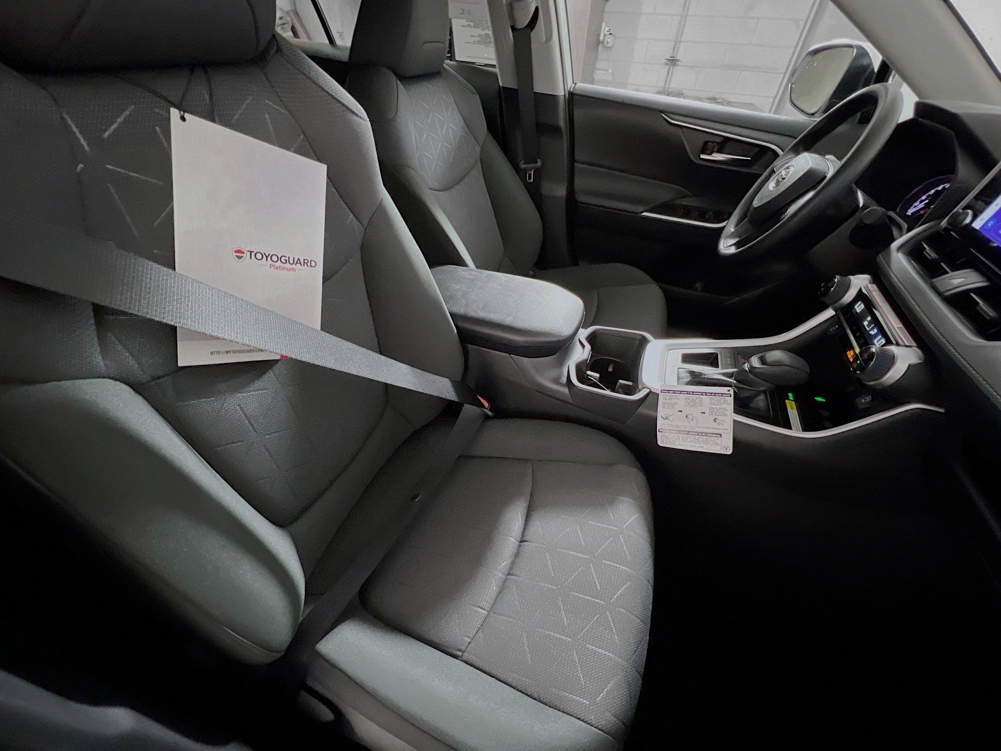 Used 2025 Toyota RAV4 XLE image 31