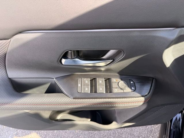 New 2026 Nissan Kicks SR w/ Cold Weather Package image 11