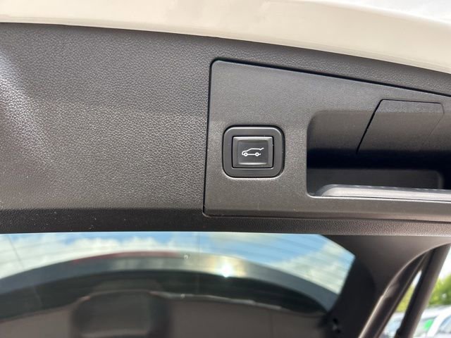 Used 2020 Cadillac XT4 Premium Luxury image 11