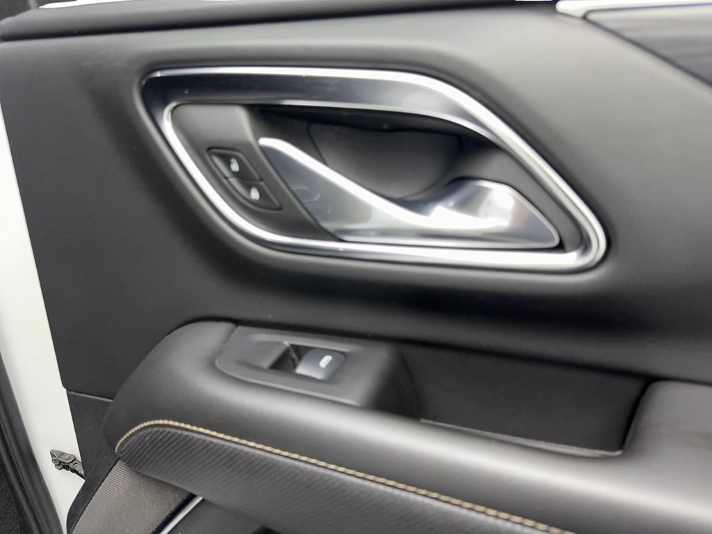 Used 2024 GMC Yukon SLT RWD image 48