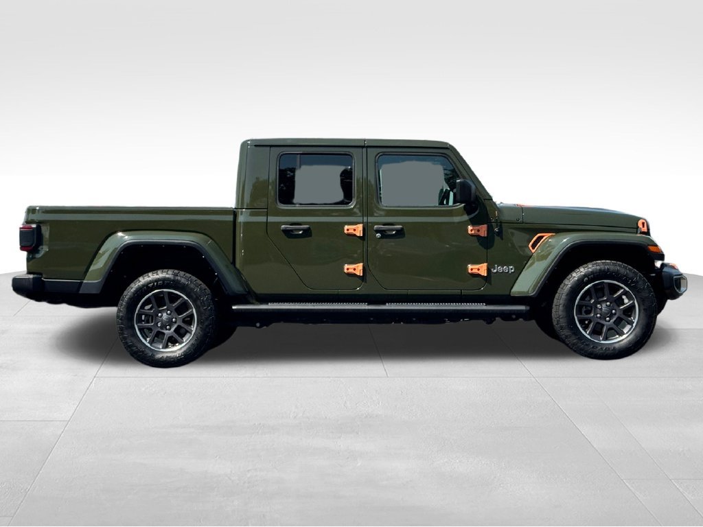 Used 2022 Jeep Gladiator Overland w/ LED Lighting Group AWD/4WD image 8