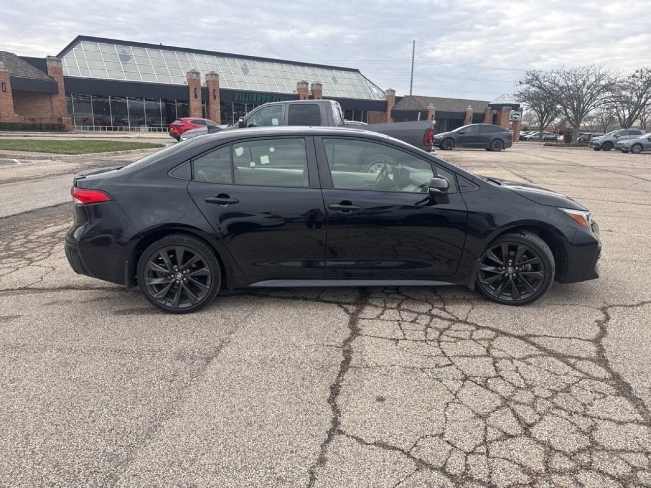 Used 2023 Toyota Corolla SE image 8