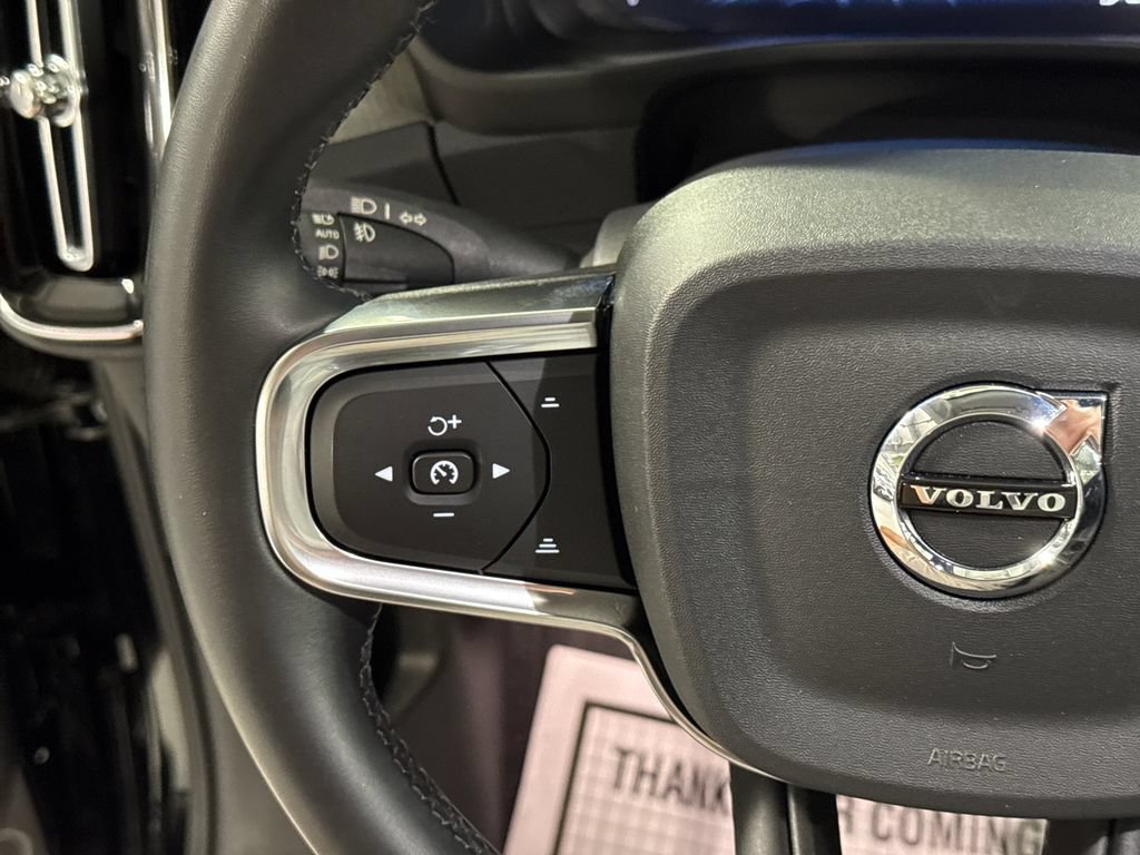 Used 2025 Volvo XC40 B5 Core AWD/4WD image 12