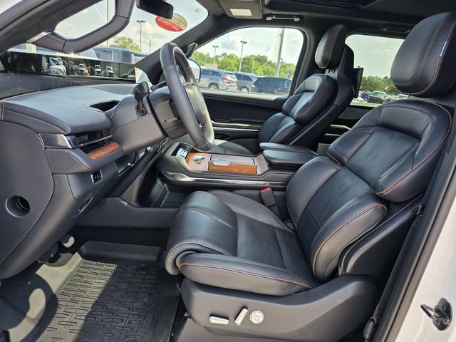 Certified 2025 Lincoln Navigator Black Label AWD/4WD image 10