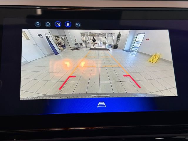 New 2027 Chevrolet Bolt LT w/ Comfort Package FWD image 15