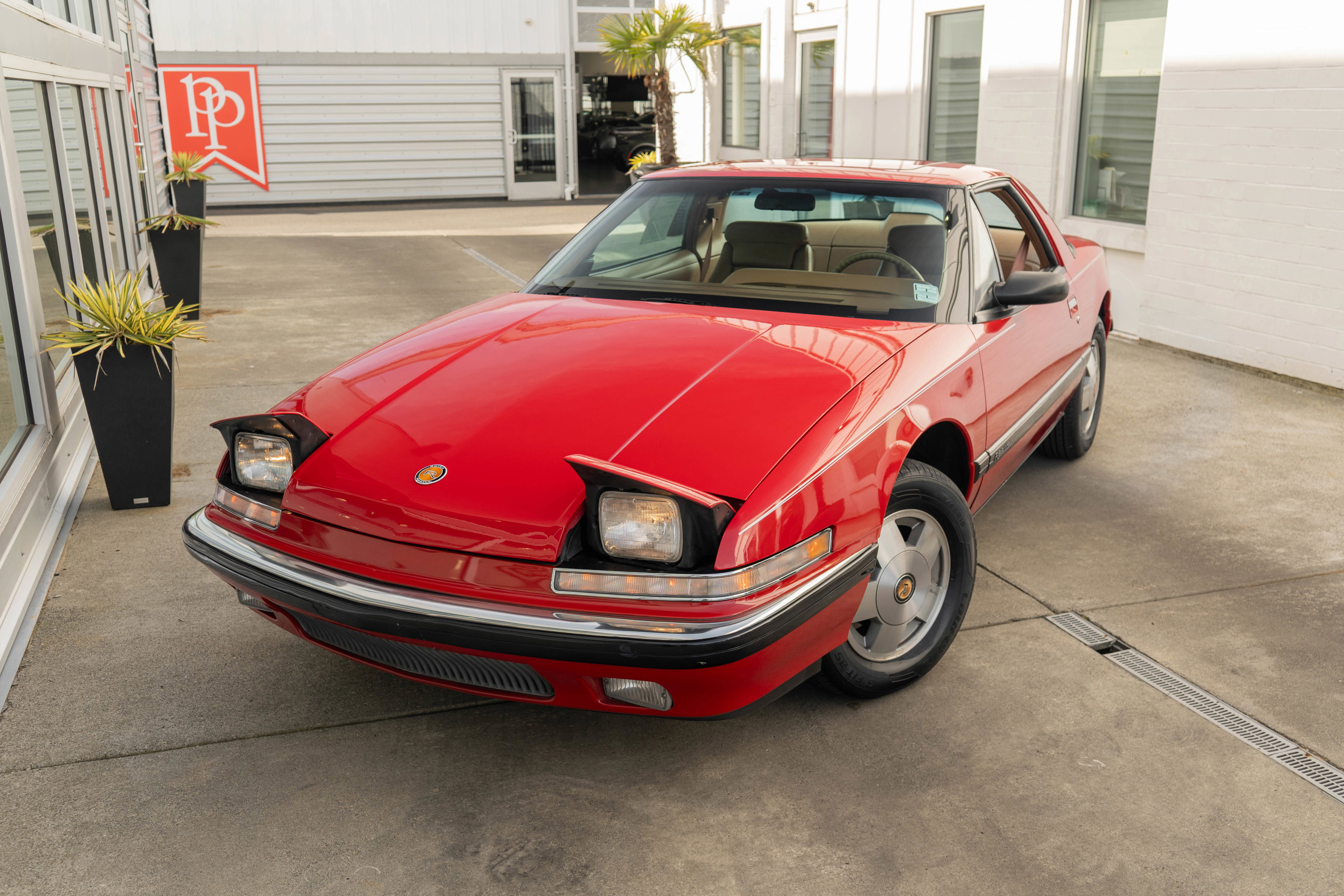 Used 1990 Buick Reatta Coupe FWD image 3