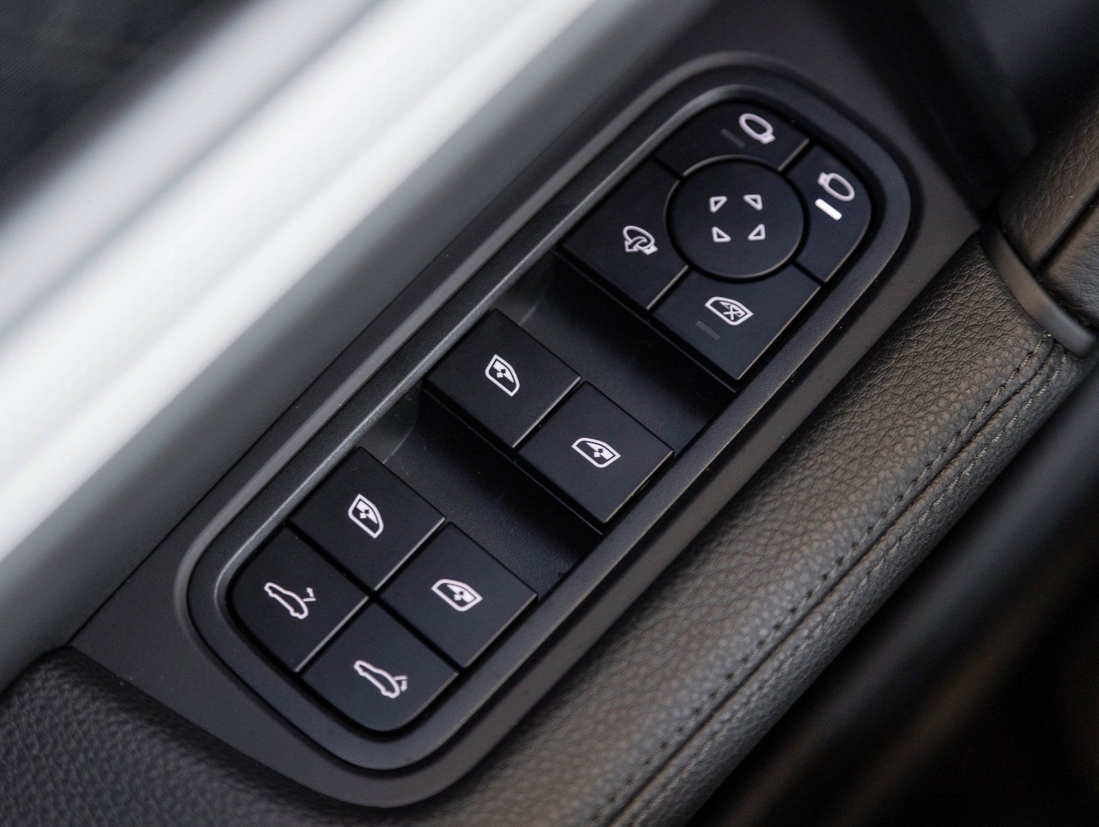 Certified 2026 Porsche Cayenne Coupe image 20