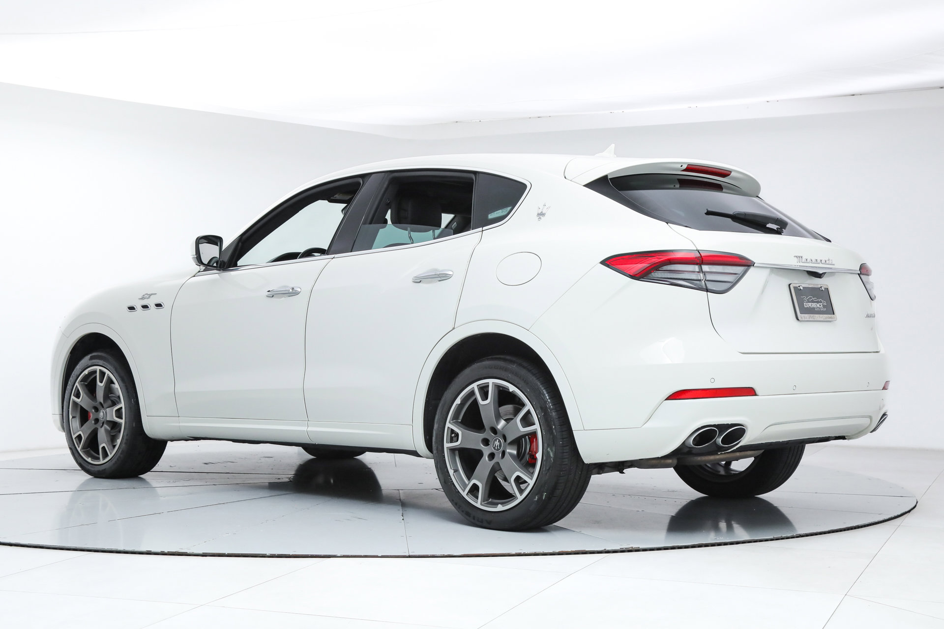 Certified 2023 Maserati Levante GT image 3