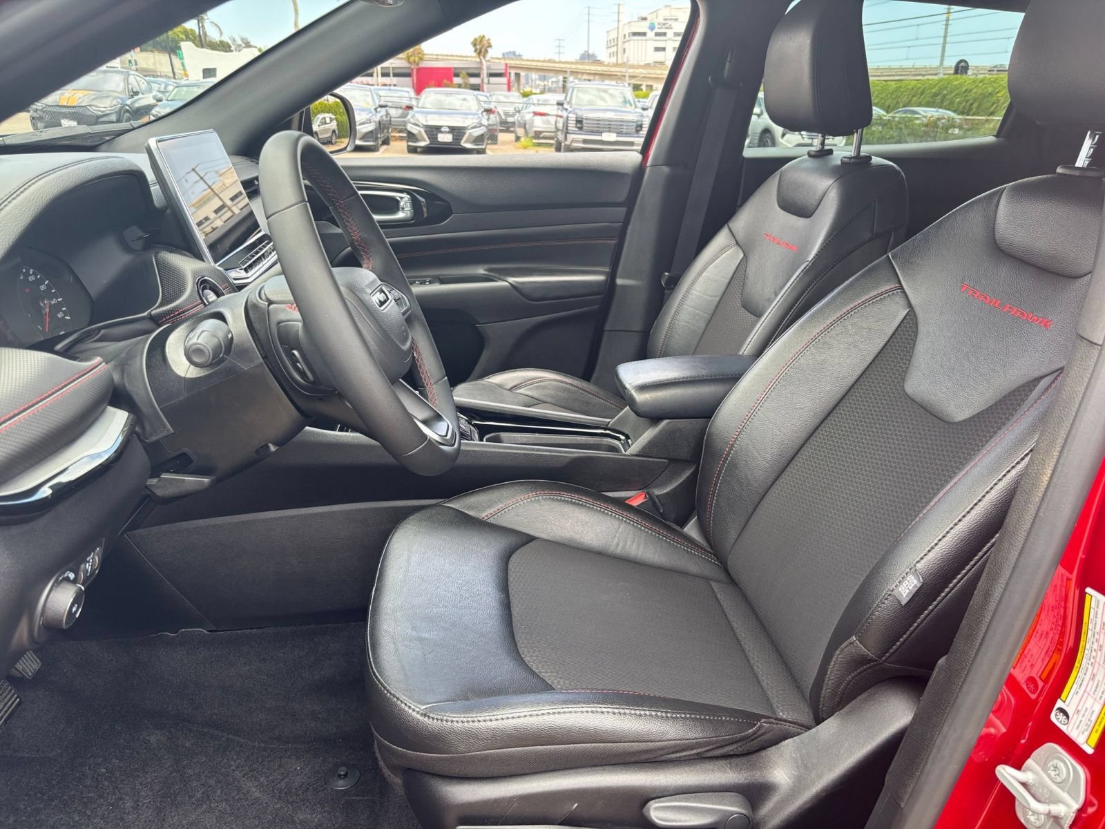 Used 2025 Jeep Compass Trailhawk AWD/4WD image 25