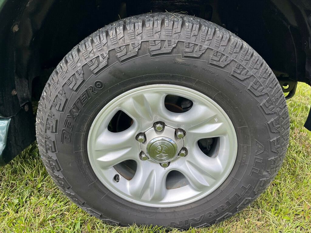 Used 2001 Toyota 4Runner SR5 AWD/4WD image 16
