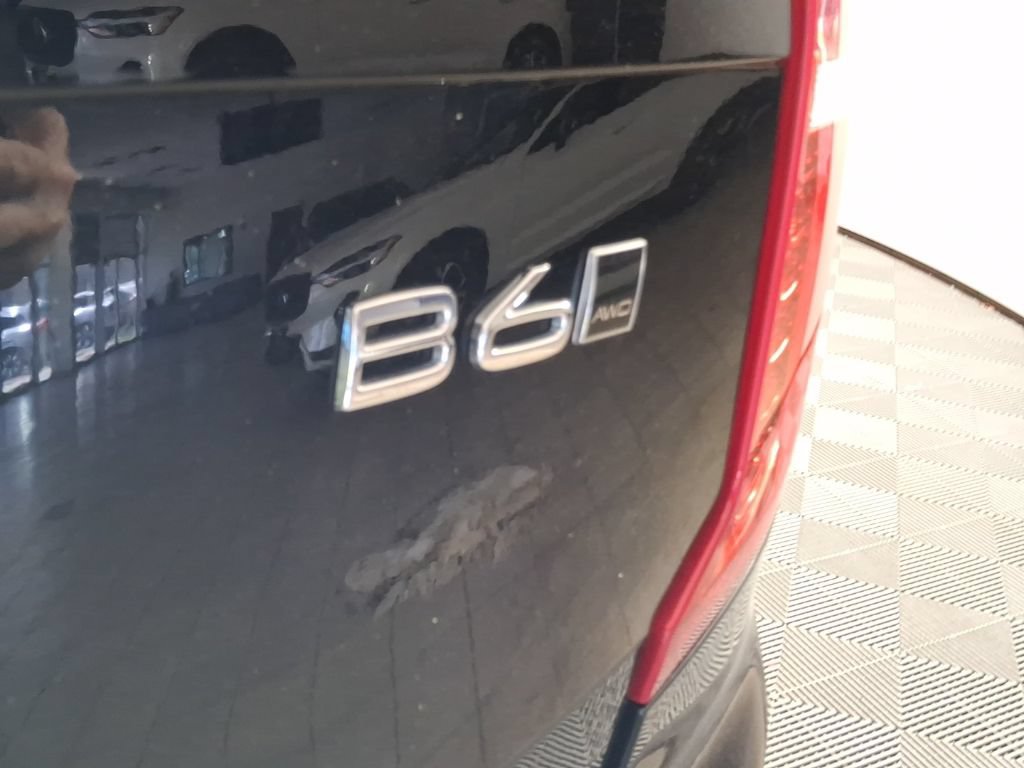 Certified 2025 Volvo XC90 B6 Plus w/ Protection Package Premier AWD/4WD image 13