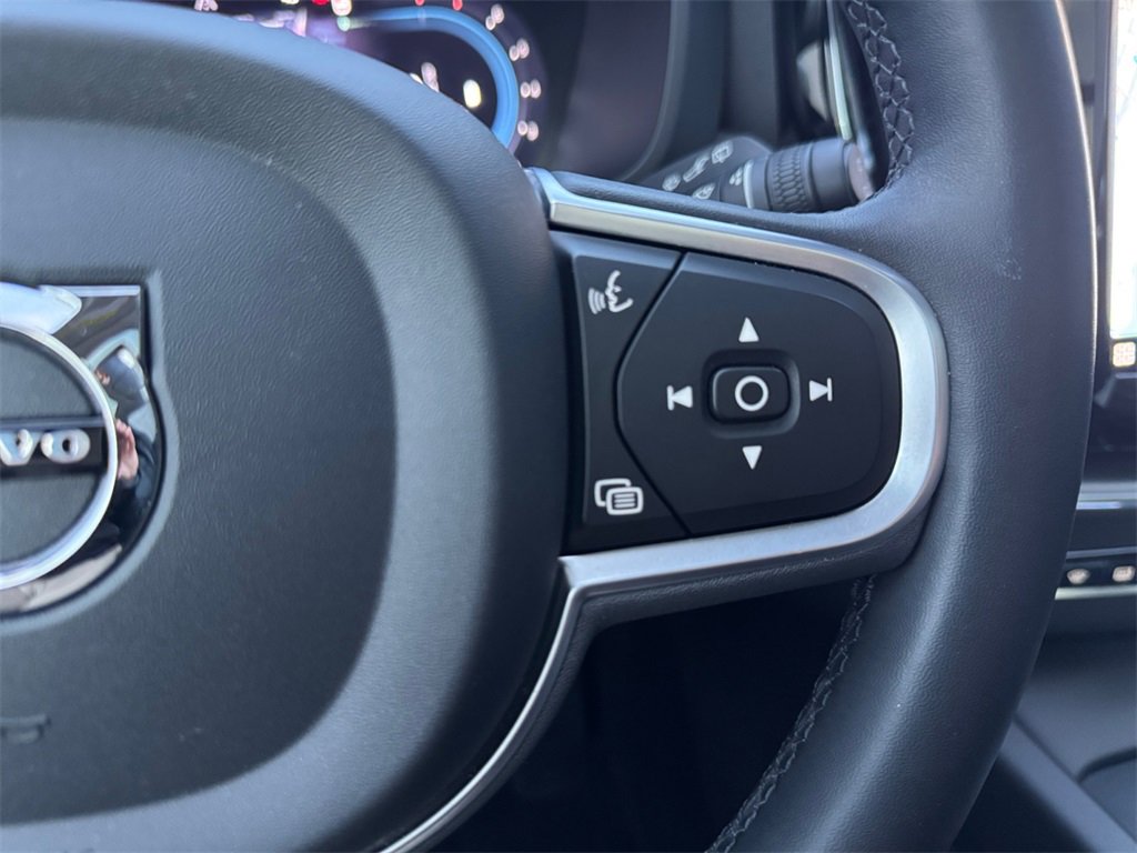 Certified 2023 Volvo XC60 B5 Core image 15