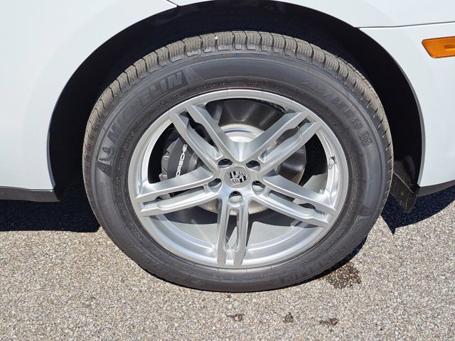 Used 2025 Porsche Macan image 14