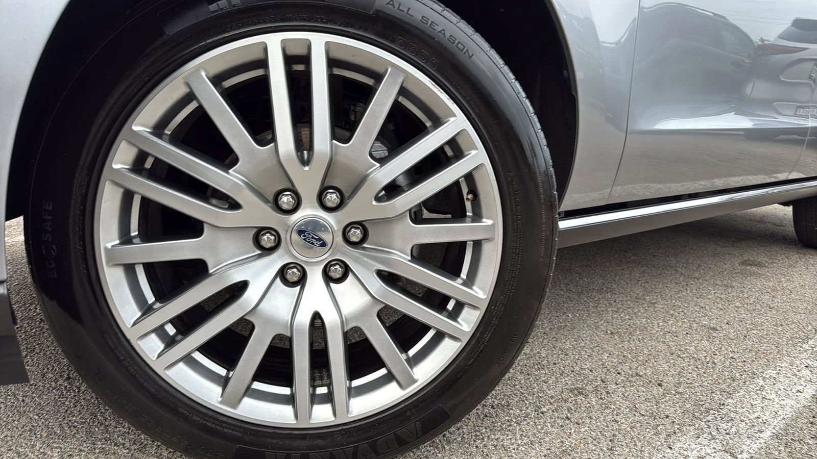 Certified 2024 Ford Expedition Limited image 9