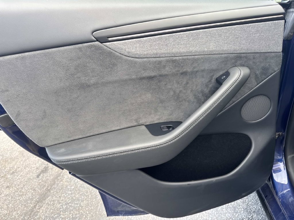 Used 2026 Tesla Model Y AWD image 11