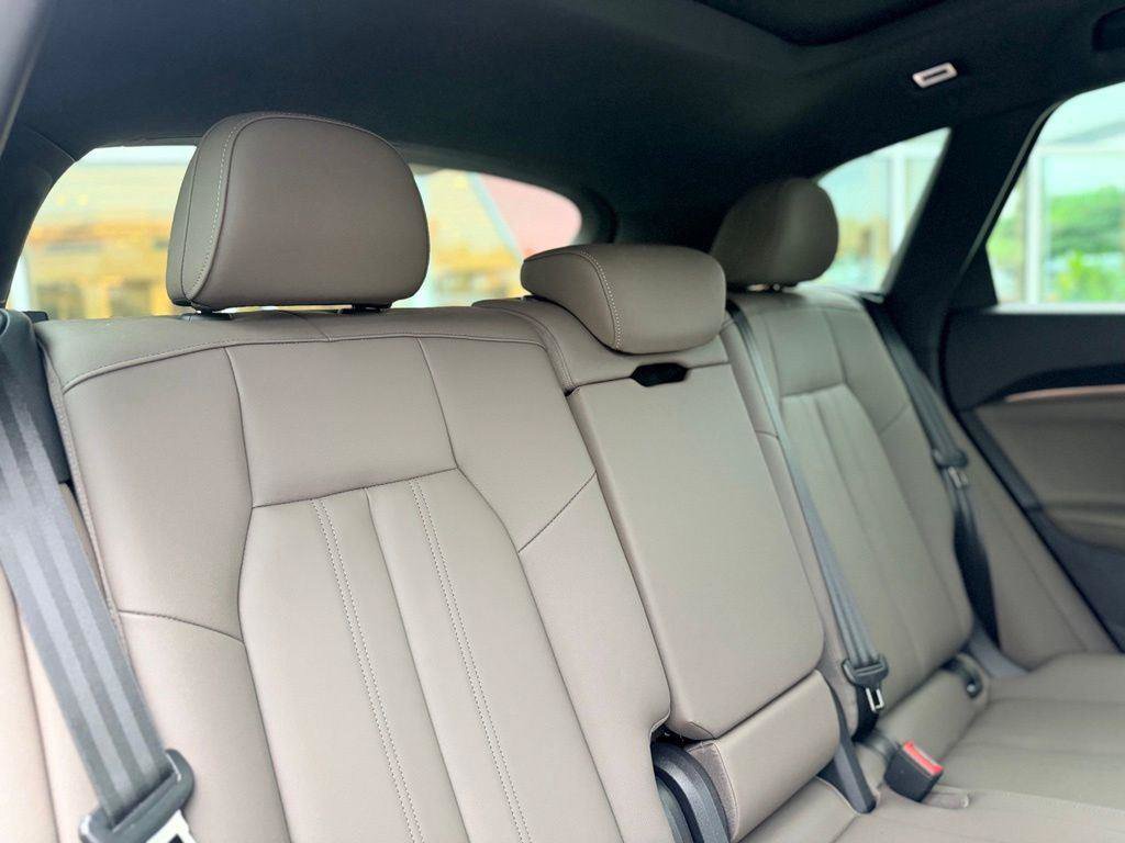 Certified 2025 Audi Q5 Premium w/ Convenience Package AWD/4WD image 19
