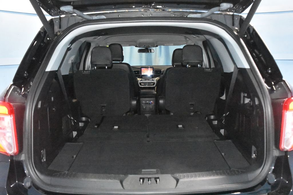 Used 2022 Ford Explorer XLT w/ Equipment Group 202A AWD/4WD image 35