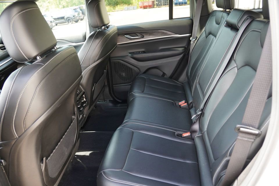 Certified 2025 Jeep Grand Cherokee Limited image 17