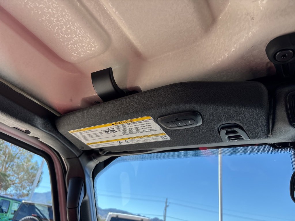 New 2025 Jeep Gladiator Rubicon w/ Convenience Group image 38