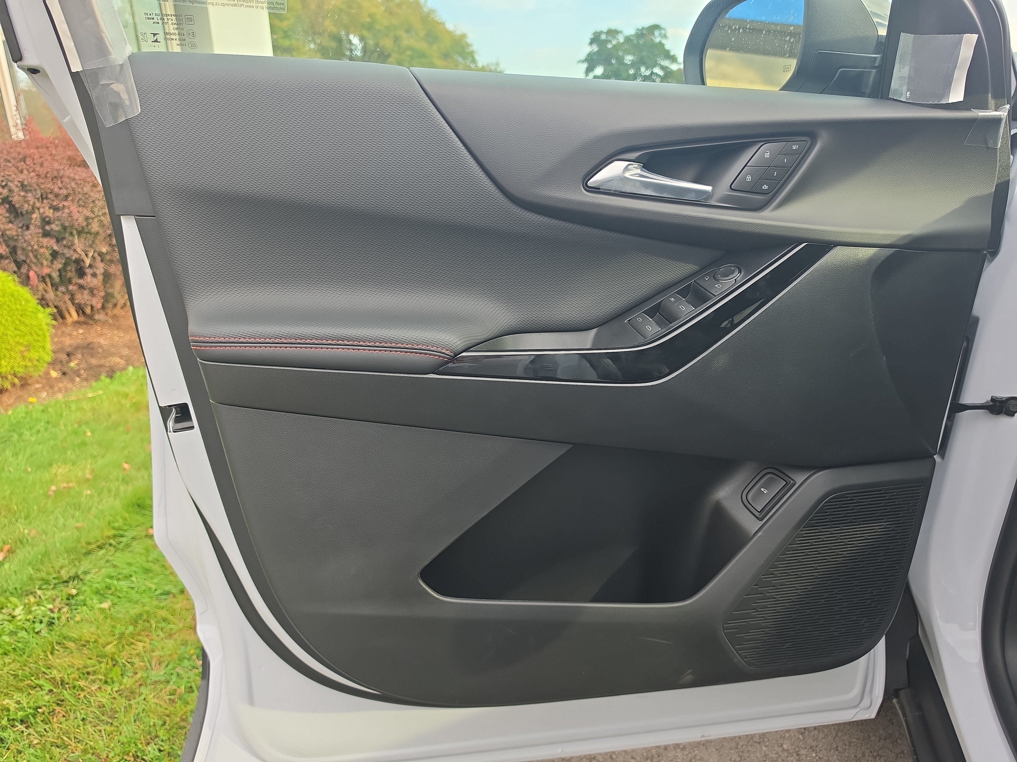 New 2027 Chevrolet Equinox RS w/ Safety and Technology Package AWD/4WD image 17