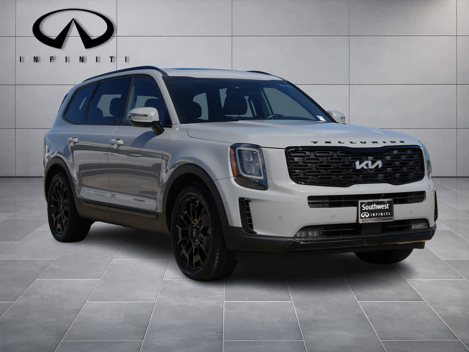 Used 2022 Kia Telluride SX w/ SX Prestige Package AWD/4WD image 3