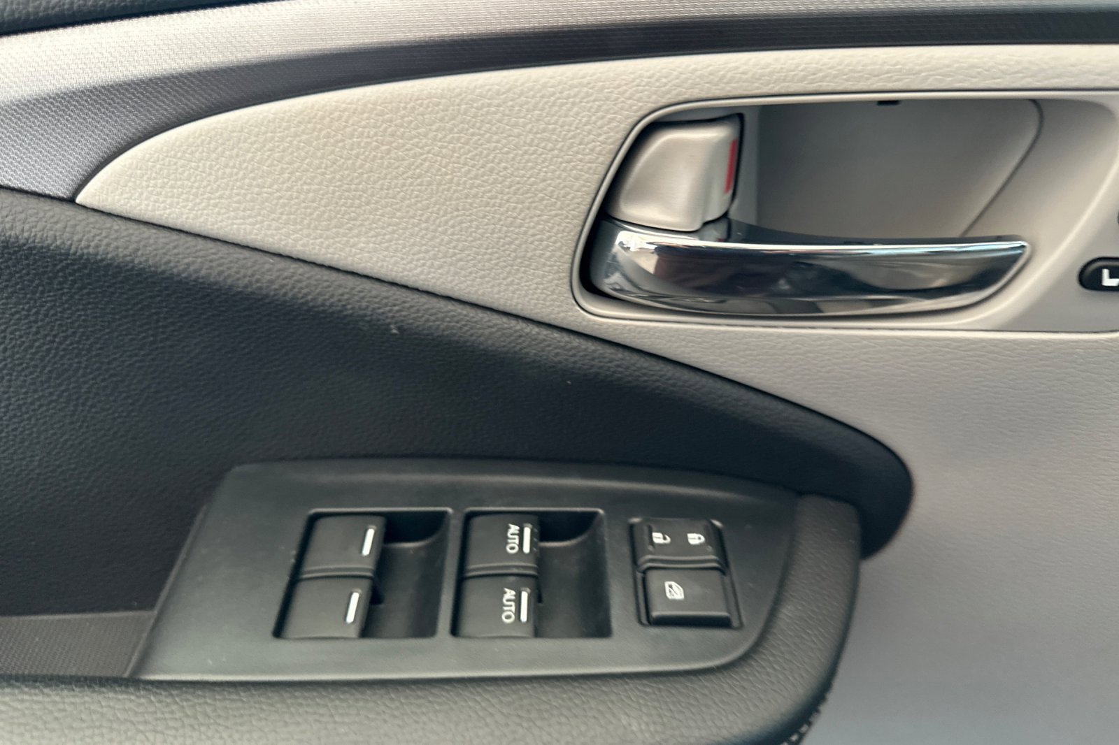 Used 2023 Honda Ridgeline RTL-E image 11