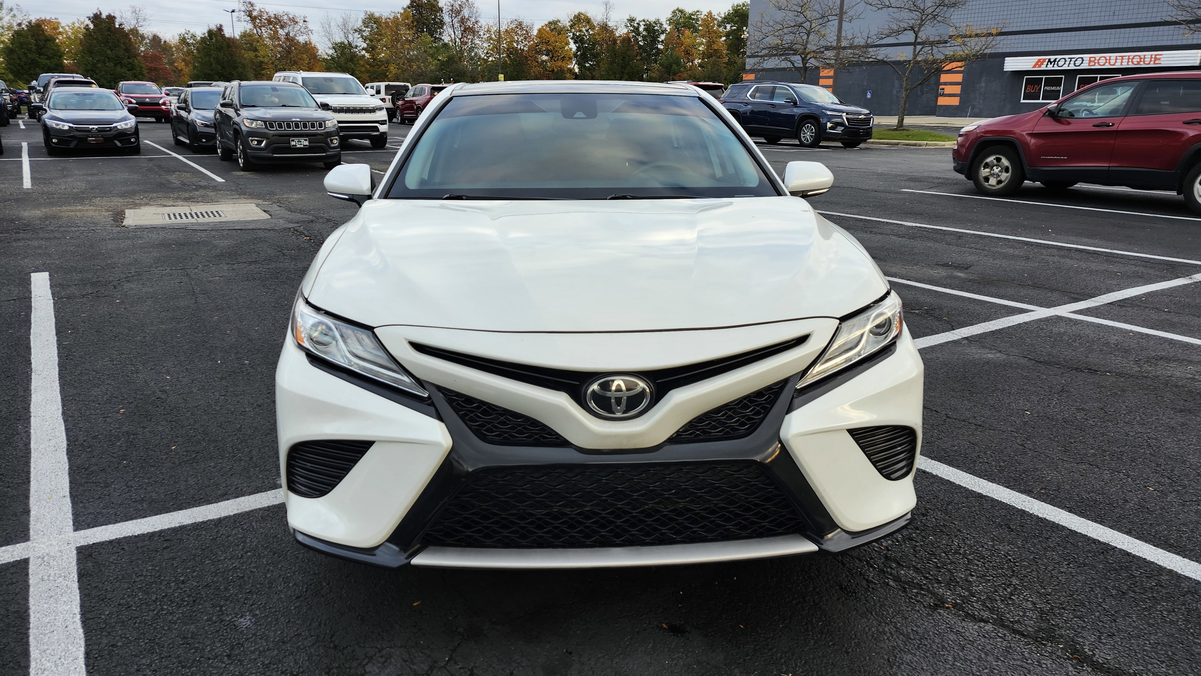 Used 2020 Toyota Camry XSE image 4