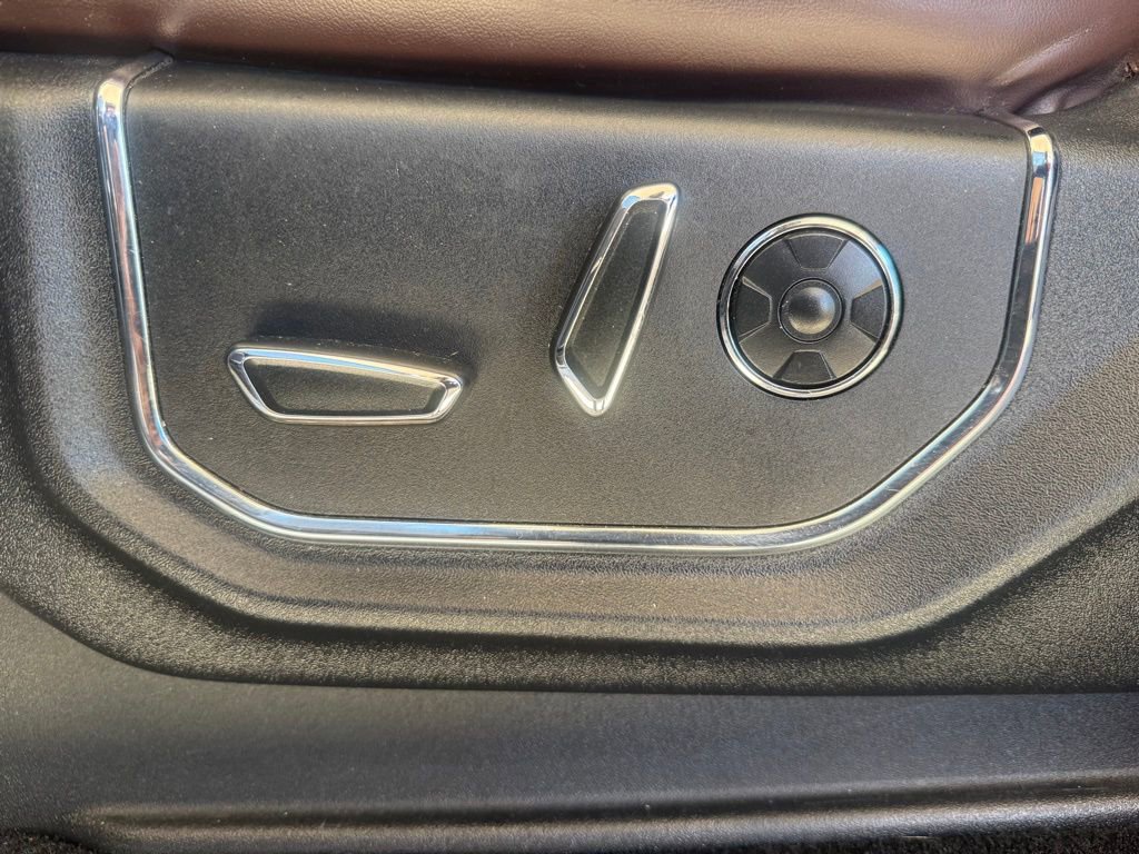 Used 2015 Ford F150 Platinum w/ Equipment Group 701A Luxury image 34