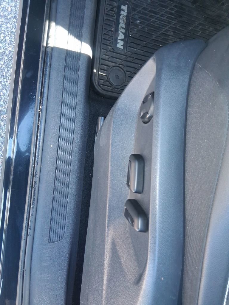 Used 2021 Volkswagen Tiguan S image 13