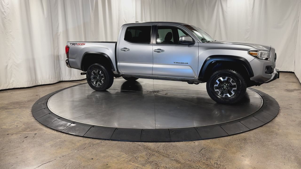 Used 2018 Toyota Tacoma TRD Off-Road AWD/4WD image 6