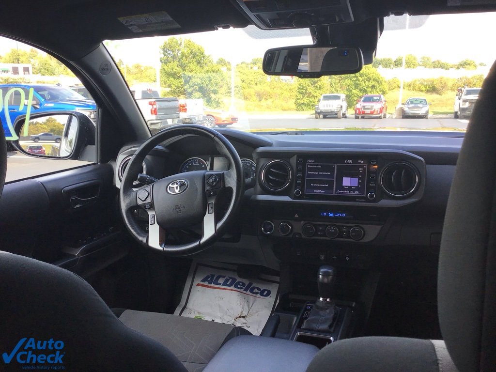 Used 2022 Toyota Tacoma TRD Off-Road image 17