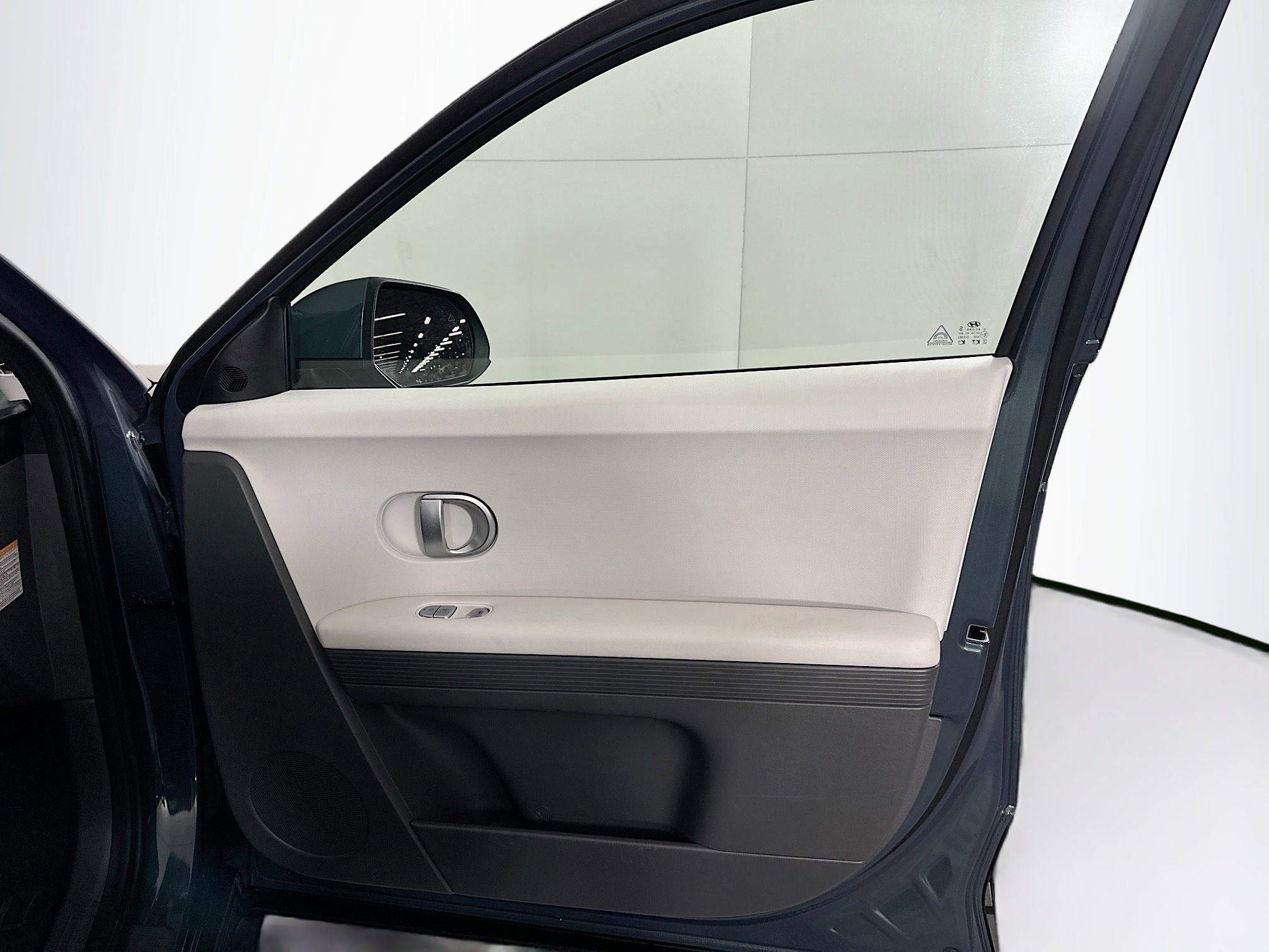 Used 2024 Hyundai Ioniq 5 SEL RWD image 32