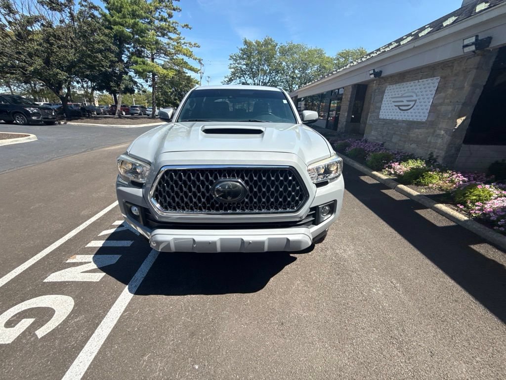 Used 2018 Toyota Tacoma TRD Sport w/ Technology Package AWD/4WD image 3