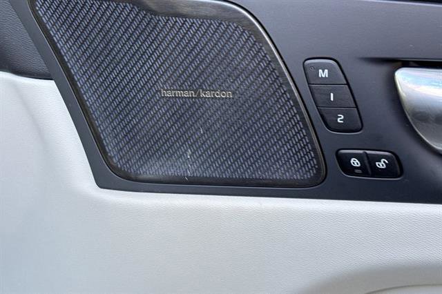 Certified 2023 Volvo XC60 T8 Ultimate image 19