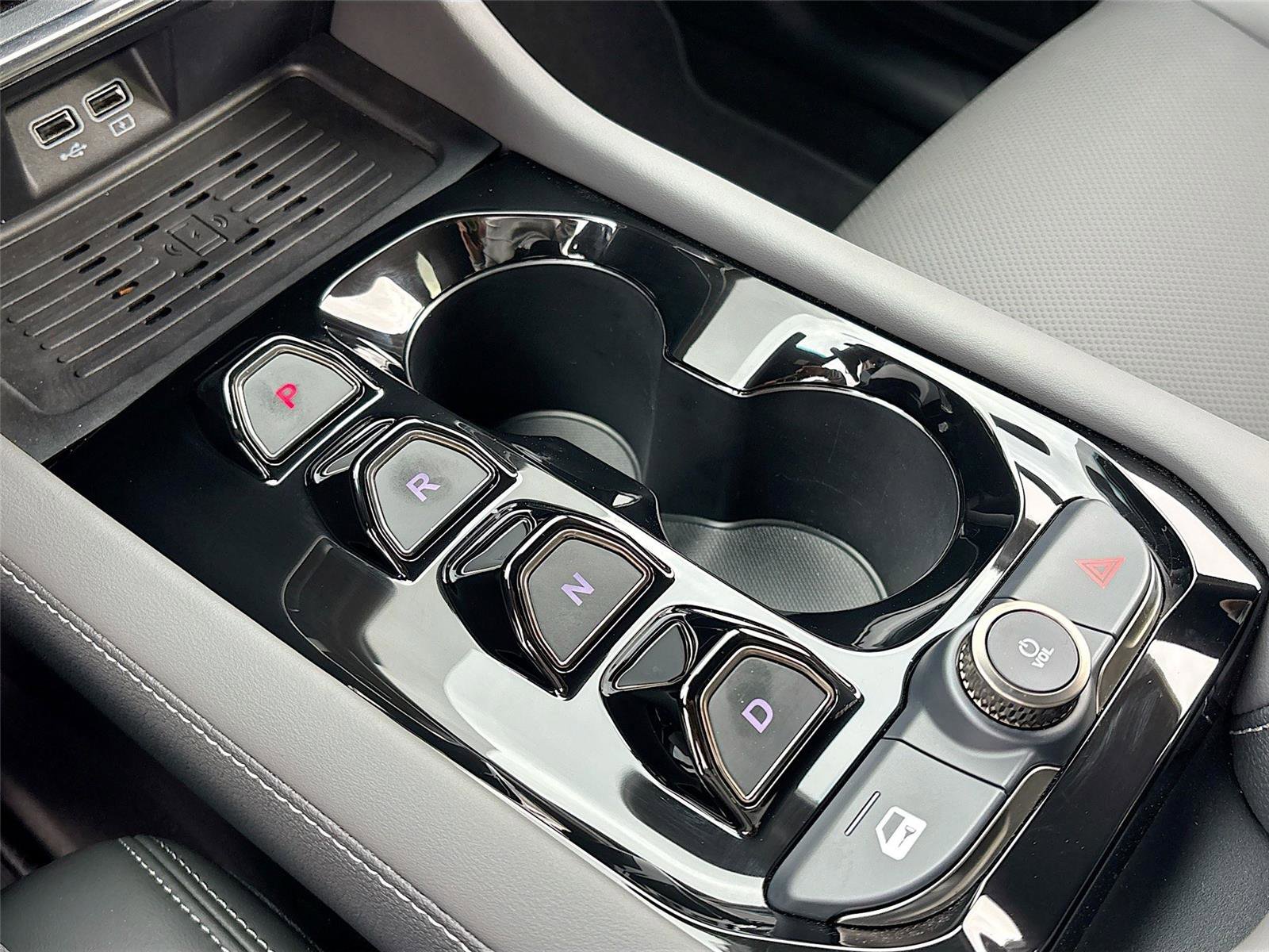 New 2025 VinFast VF 8 Plus image 16