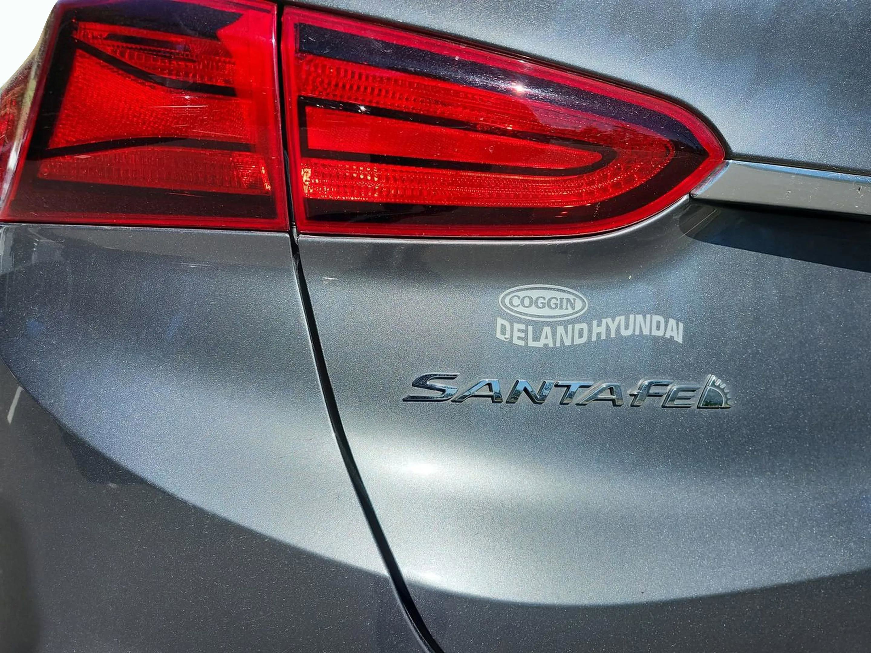 Used 2019 Hyundai Santa Fe SE image 19