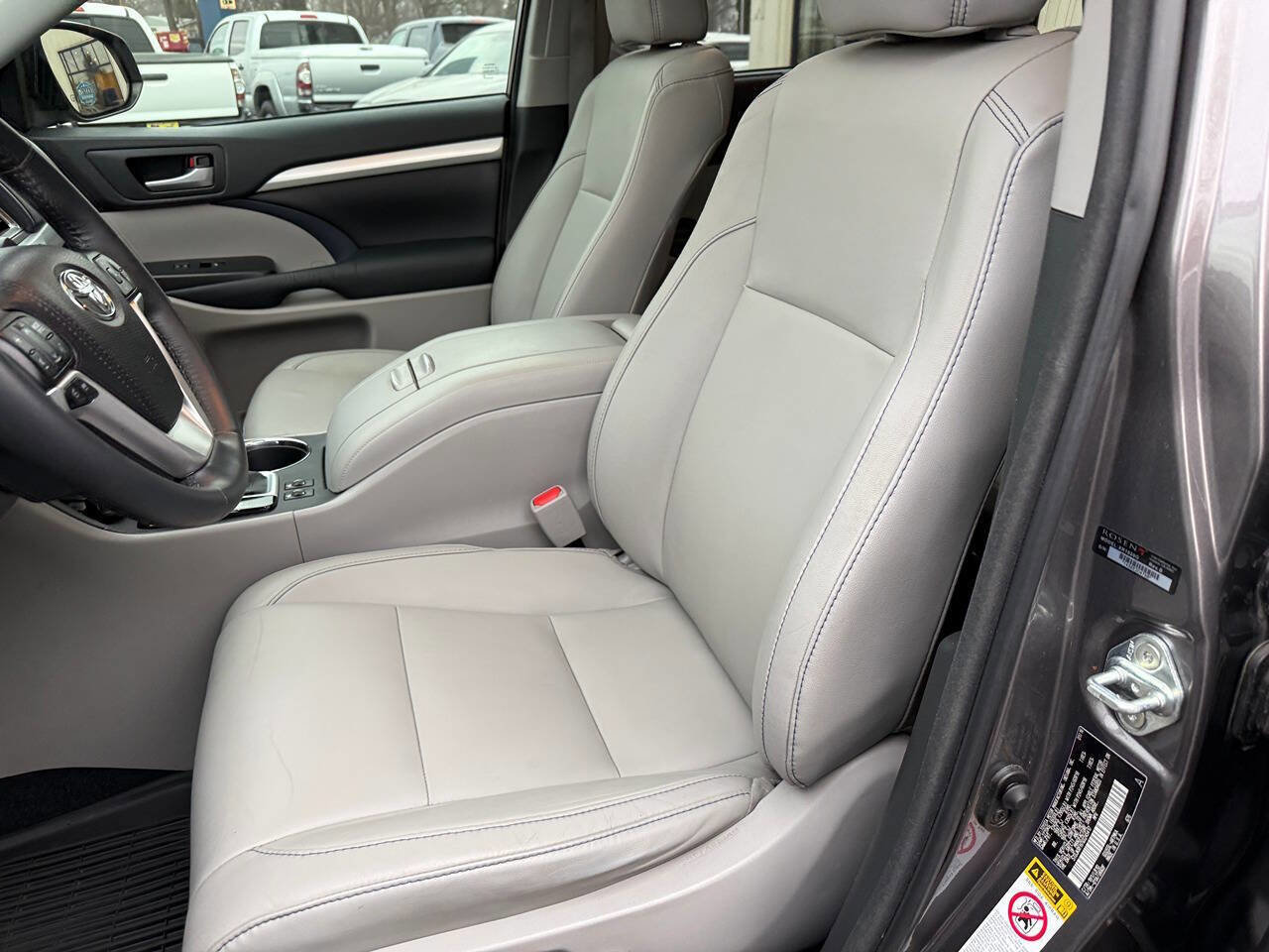 Used 2016 Toyota Highlander XLE AWD/4WD image 59