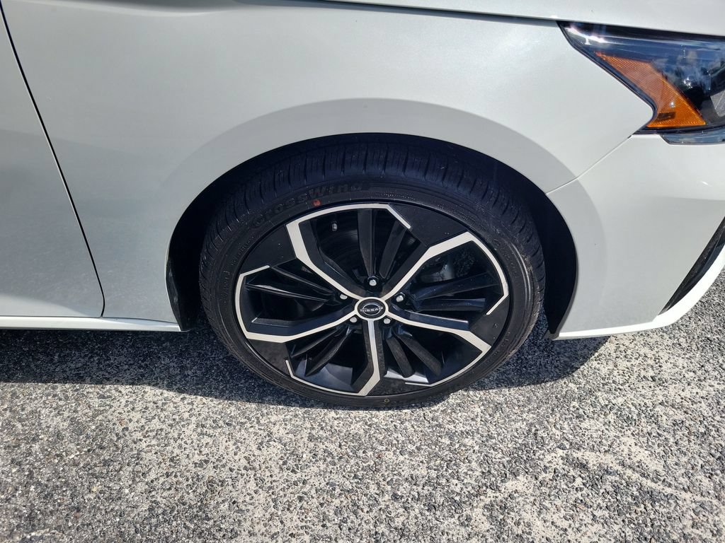 Used 2024 Nissan Altima 2.5 SR FWD image 7